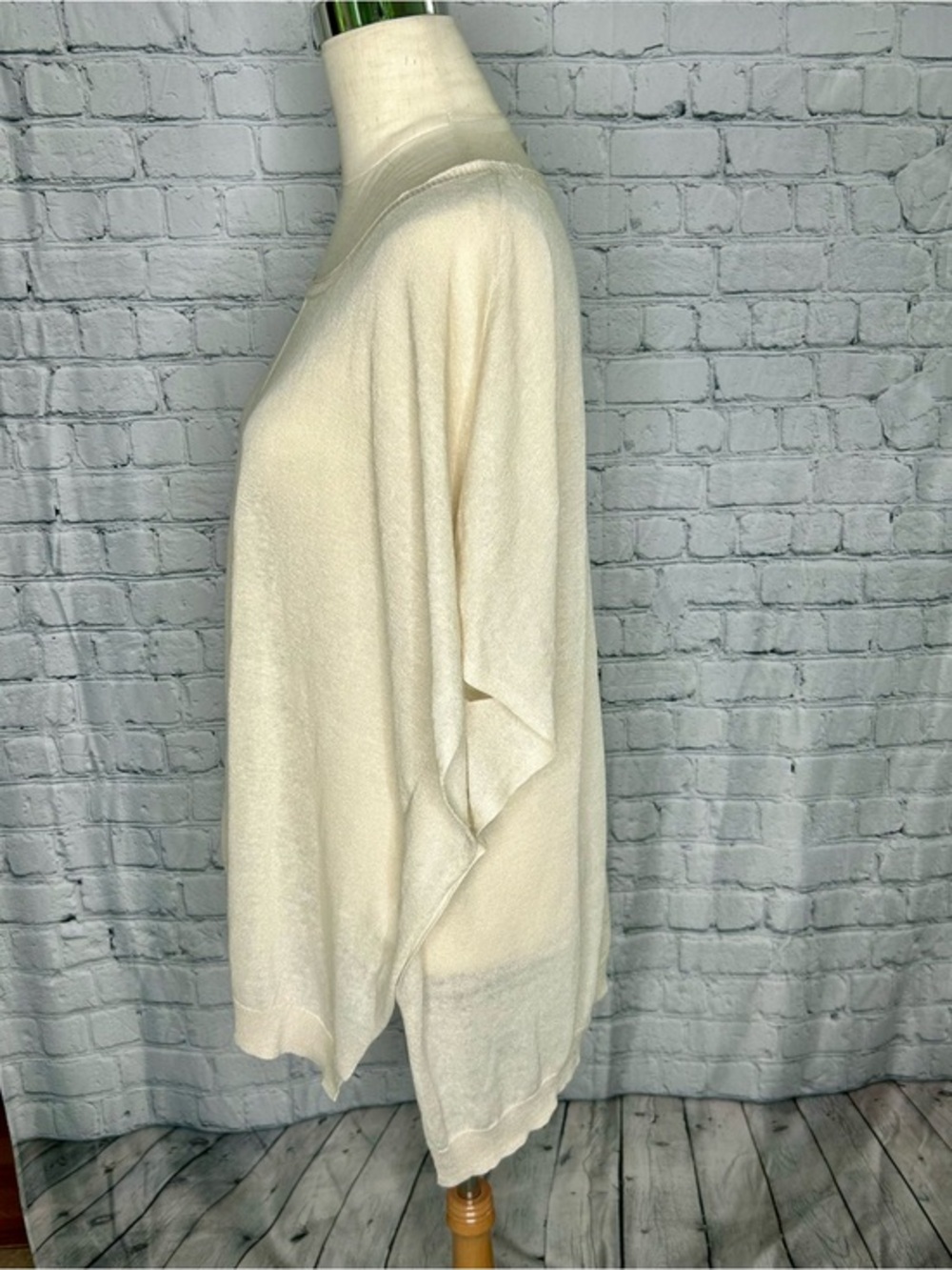 J Jill Sweater M/L Ivory Lightweight Oversized Tunic Dolman Sleeve Soft Knit Top - Picture 3 of 7